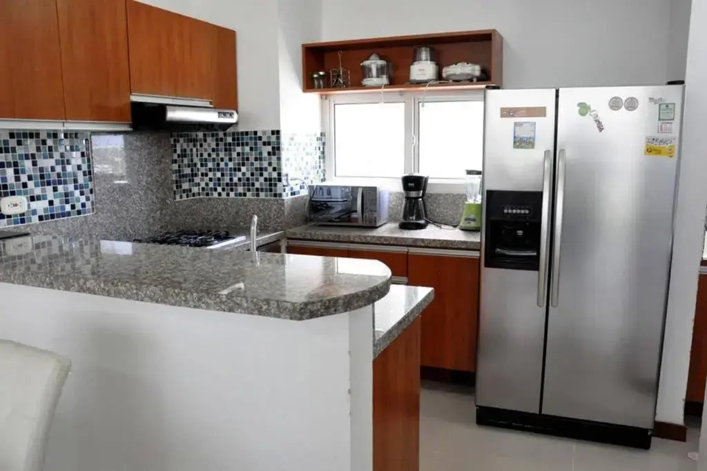 Acogedor con vista al mar en Condominio Zazue a 300 metros de la playa Bellohorizonte Santa Marta