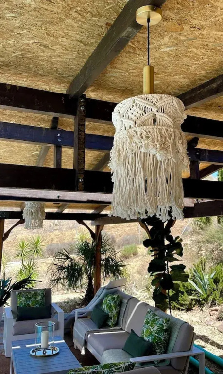Miluna Oasis Suites - Sleeps4-pool-mountainview