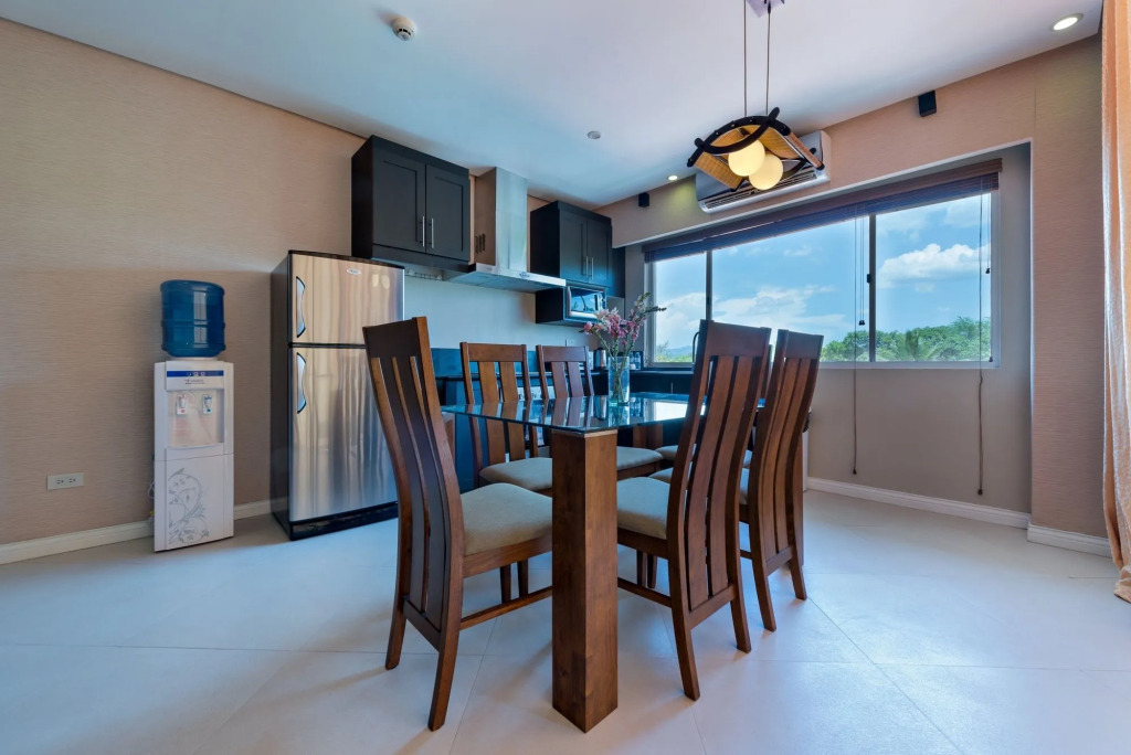 Court Meridian Hotel & Suites