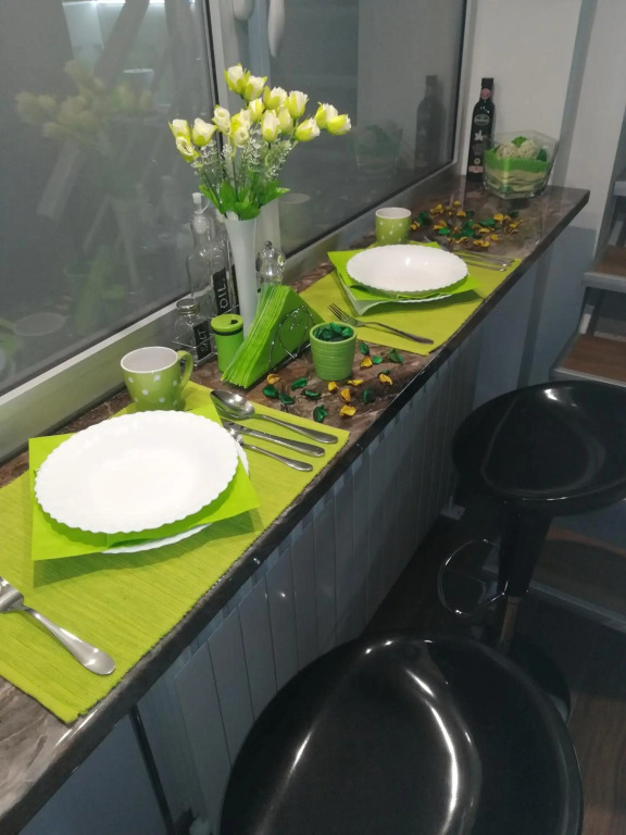 Classy and Cozy - New - 3 beds - Near Center