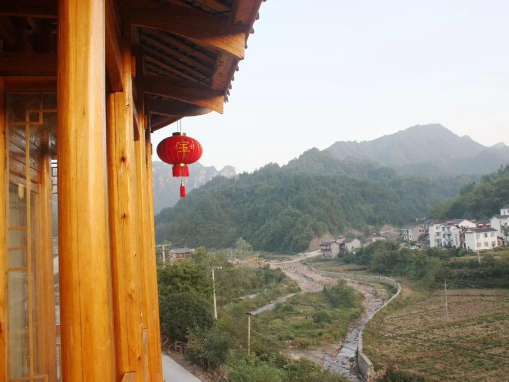 Zhang Jiajie Longquan Inn