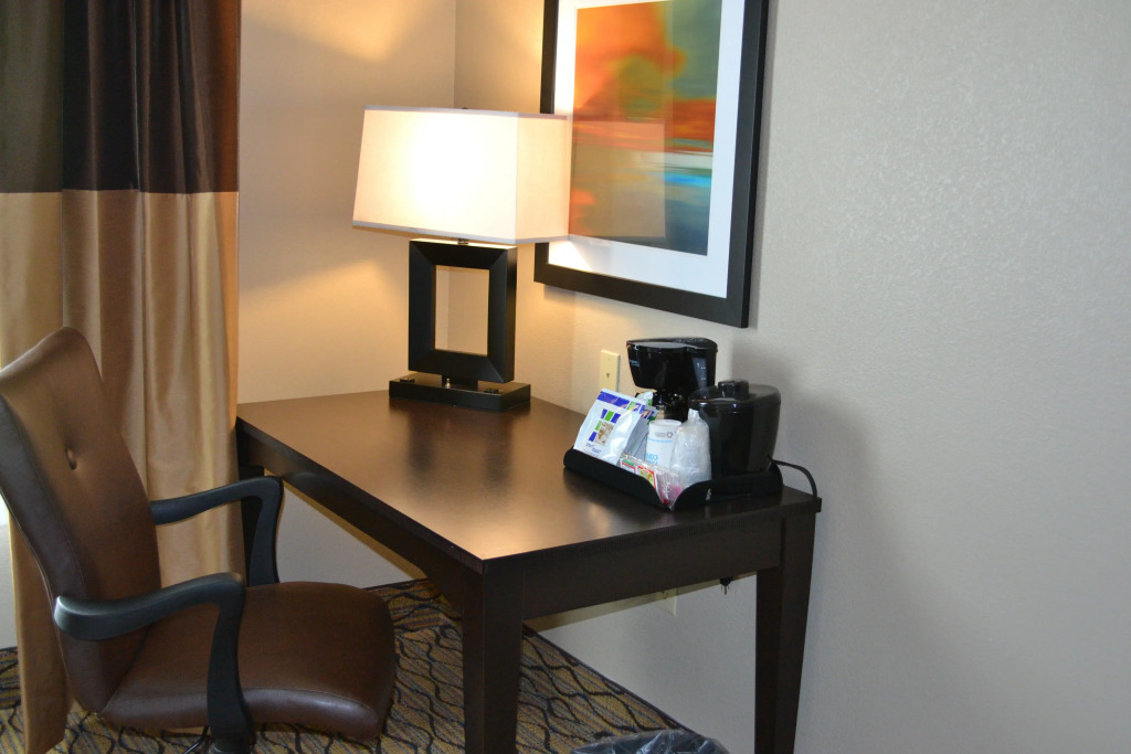 Holiday Inn Express And Suites St. Joseph