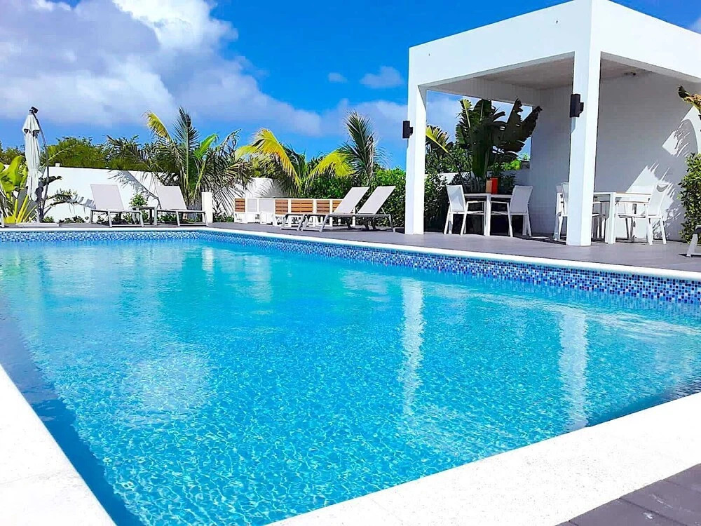 Seascape Grace Bay Hotel & Townhome Villas