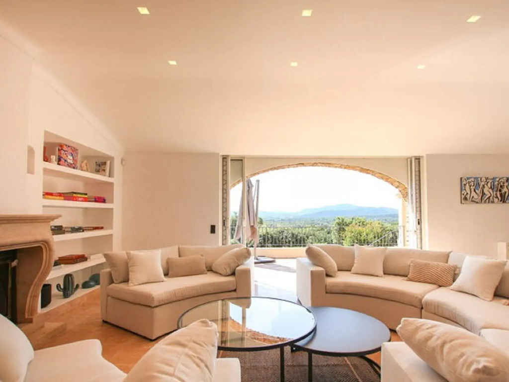 Majestic Holiday Home in Grimaud With Private Pool