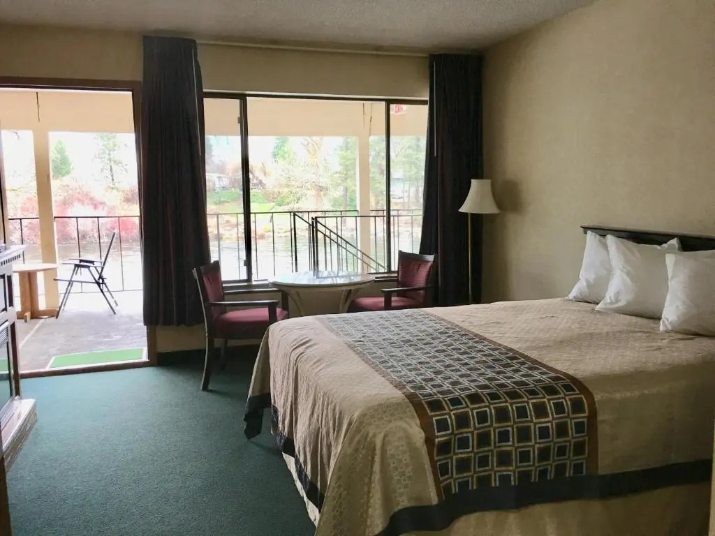 Rivers Edge Lodge