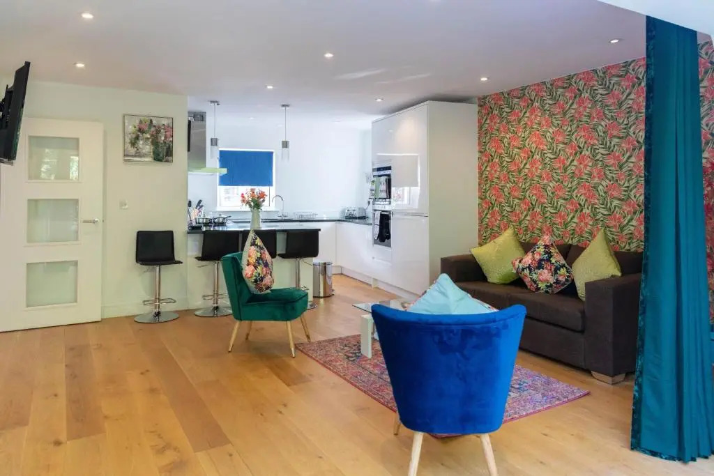City Centre Penthouse with Terrace 5 mins walk to Colleges & Sleeps 6