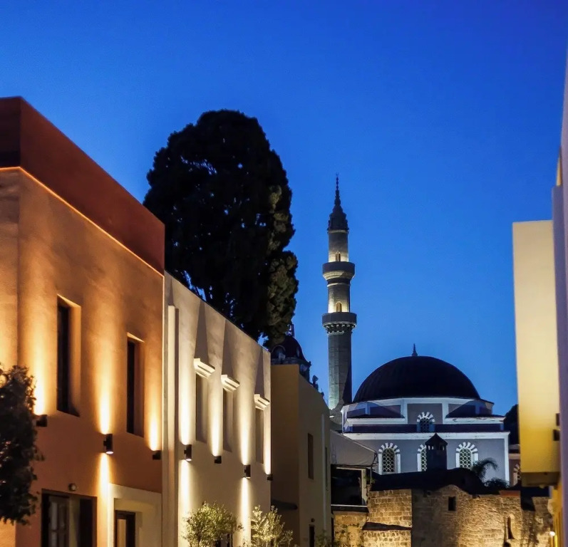 Utopia Luxury Suites - Old Town