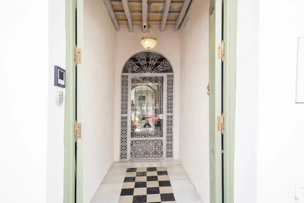 Casa Portus Gaditanus s XVIII Patio Andaluz