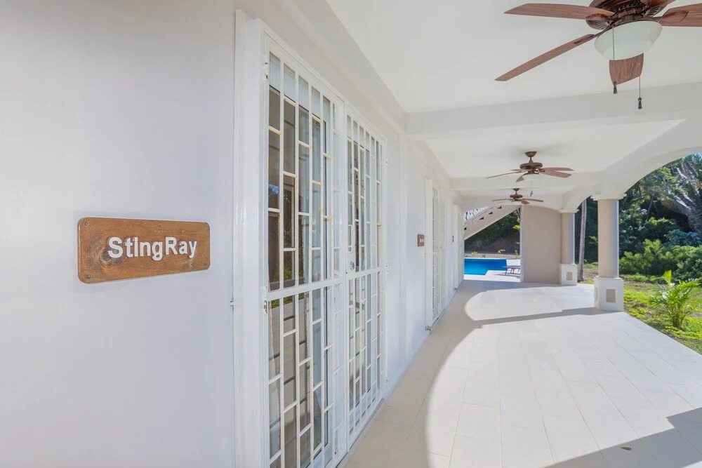 Sting Ray Studio At Sea Scape 1 Bedroom Home by Redawning