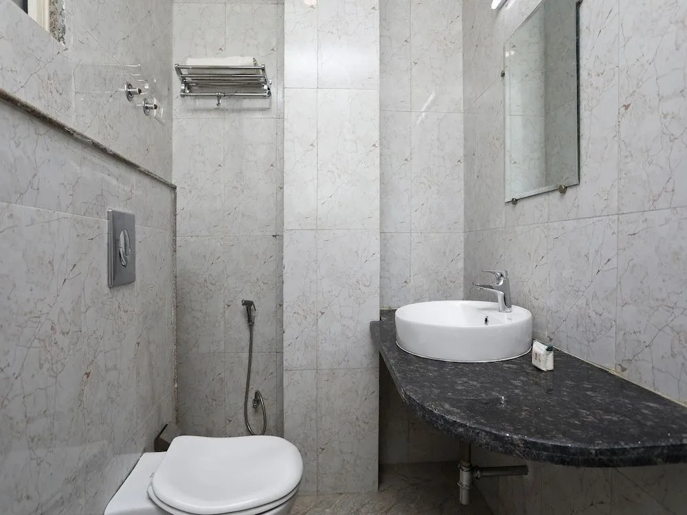 OYO 14481 Almati Inn