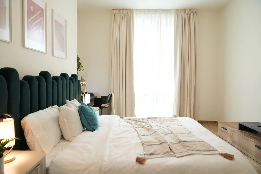 Yogi - Lake-Side Fancy Apartment Near Dubai Mall