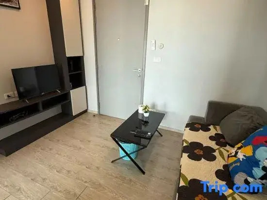 A1 Pattaya The base luxury sea view apartment with infinity pool and gym