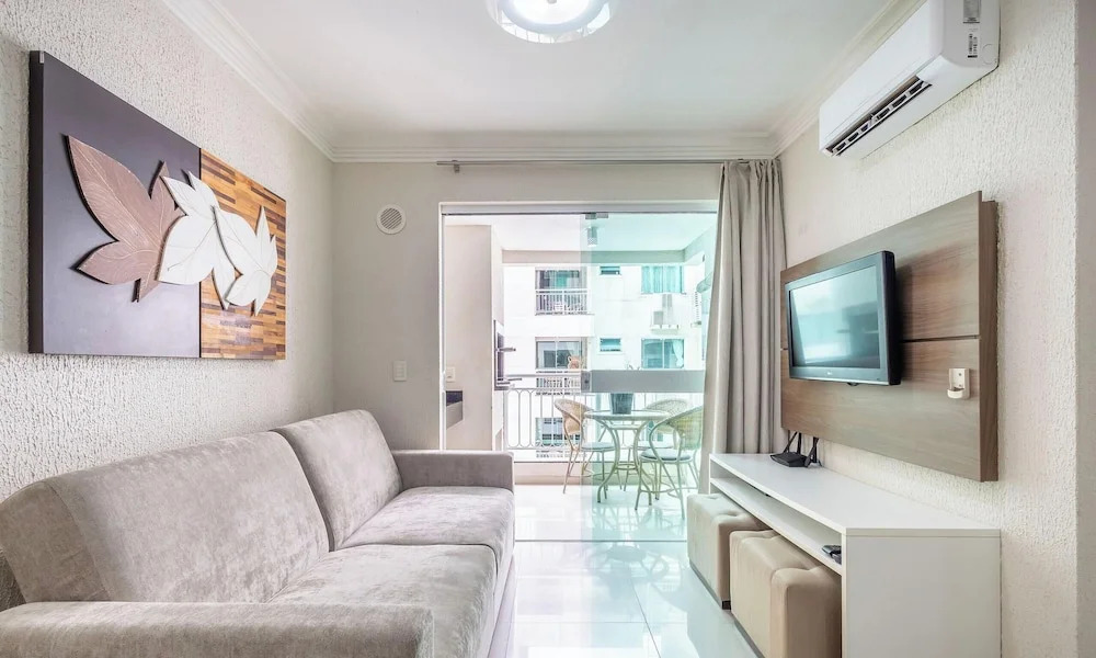 Apts in Condo w/ Pool and Gym 450m From the Beach - SBH