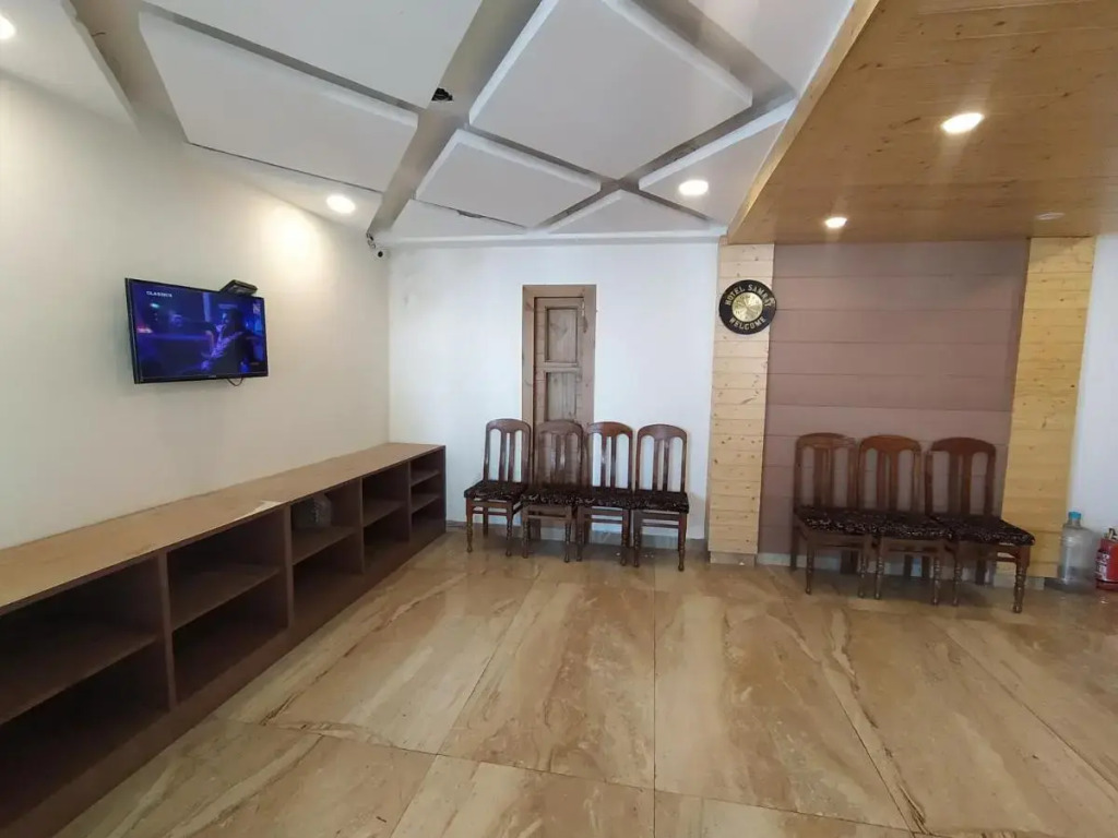 Hotel Samrat - On Mall Road