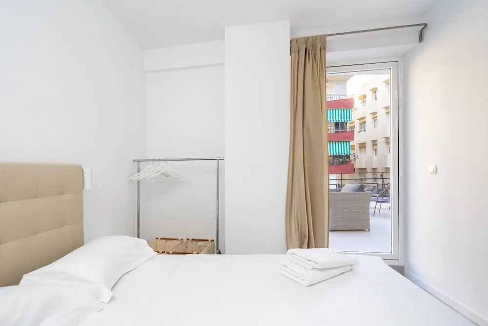 Stunning 3BR Terrace Apartment Best location Ref 124