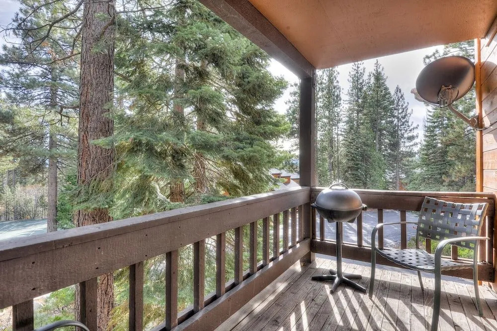 Lake Forest Villa Patio w BBQ