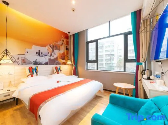 Aichao Meisu Hotel (Zhengzhou Zijinshan road Longhai East Road subway station store)