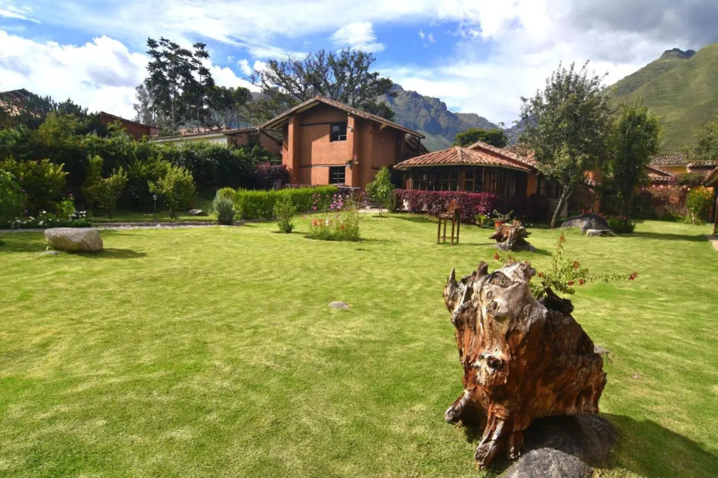 Lizzy Wasi Urubamba