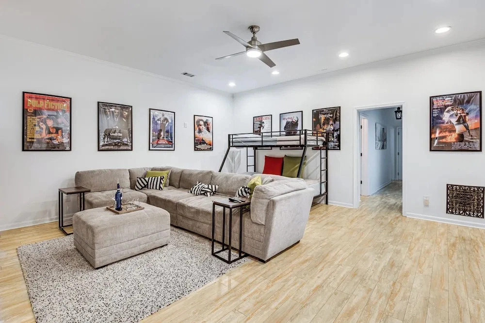 Walk to Mercedes-benz! Spacious Getaway in Atlanta