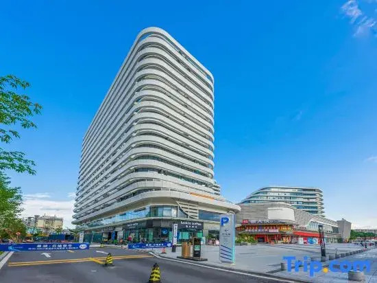 Zhaoqing · FumiFullmeCinemaBathtubDesignHotel