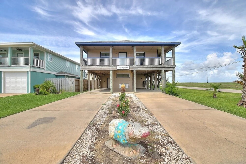 The Salty Hippo 3 Bedroom Home by Redawning