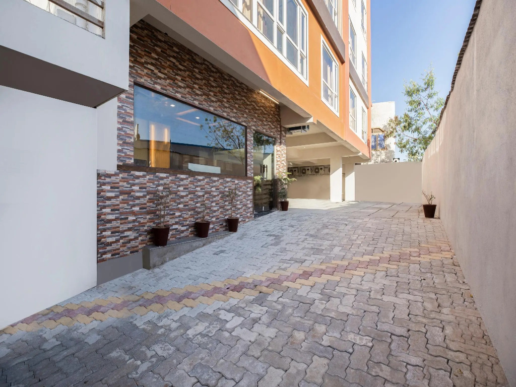 OYO Townhouse 432 Mangal Residency
