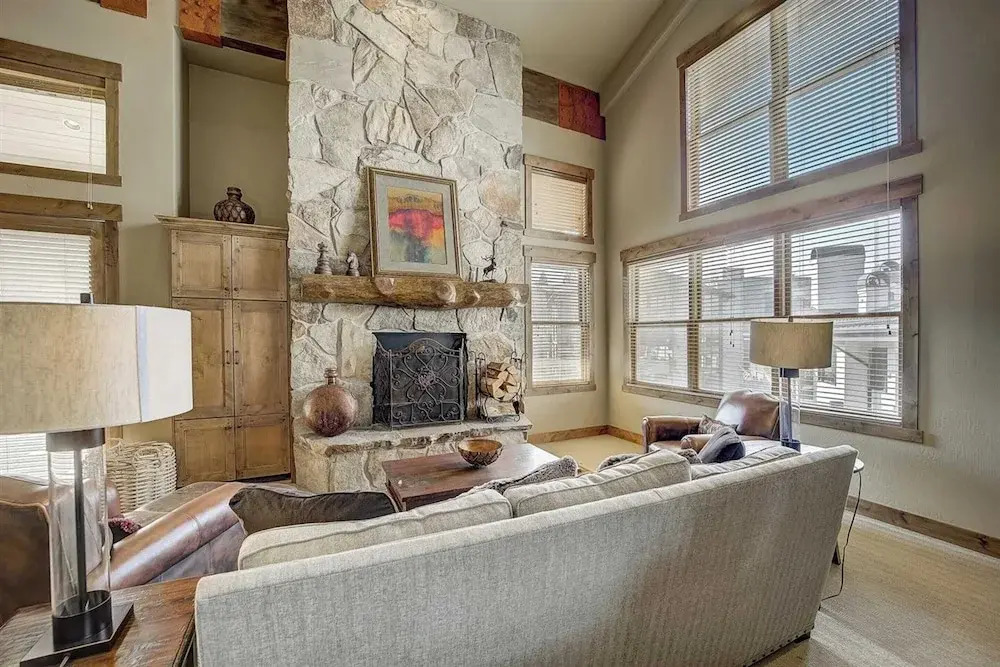 Mont Cervin 32 by AvantStay Ski In Ski Out Home in Silver Lake Village w Hot Tub