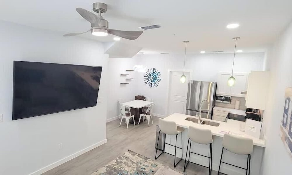 New Townhome - 2 Levels - Heated Pool - #2