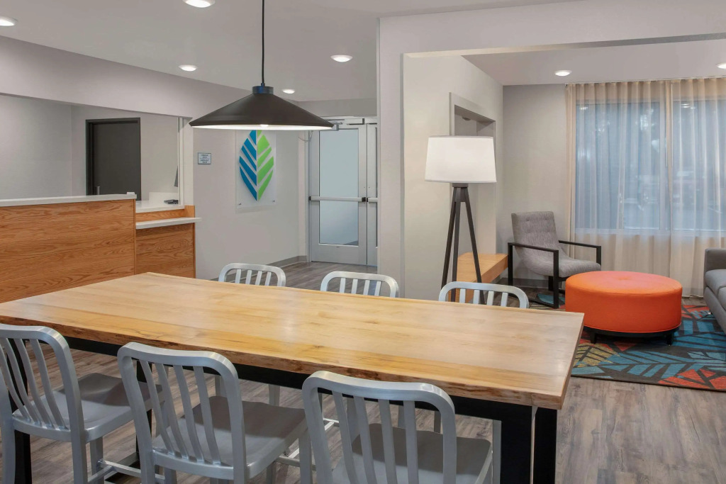 Wood Spring Suites Washington DC East Arena Drive
