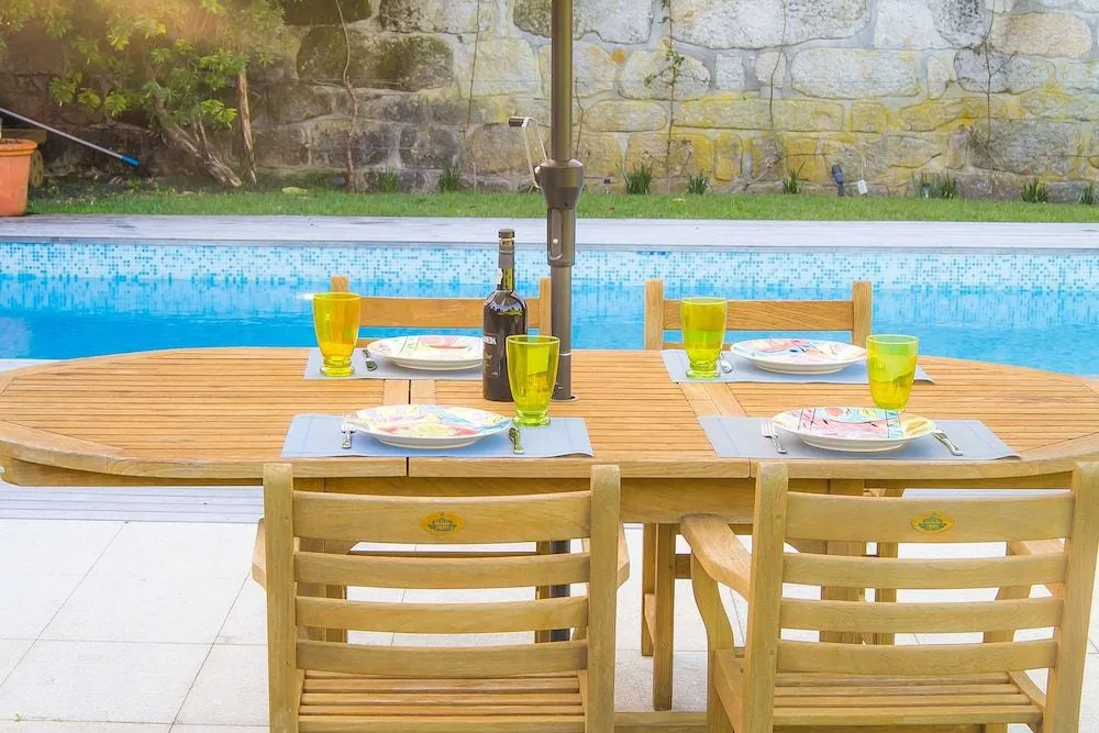 Liiiving in Porto | Oporto Garden Pool House