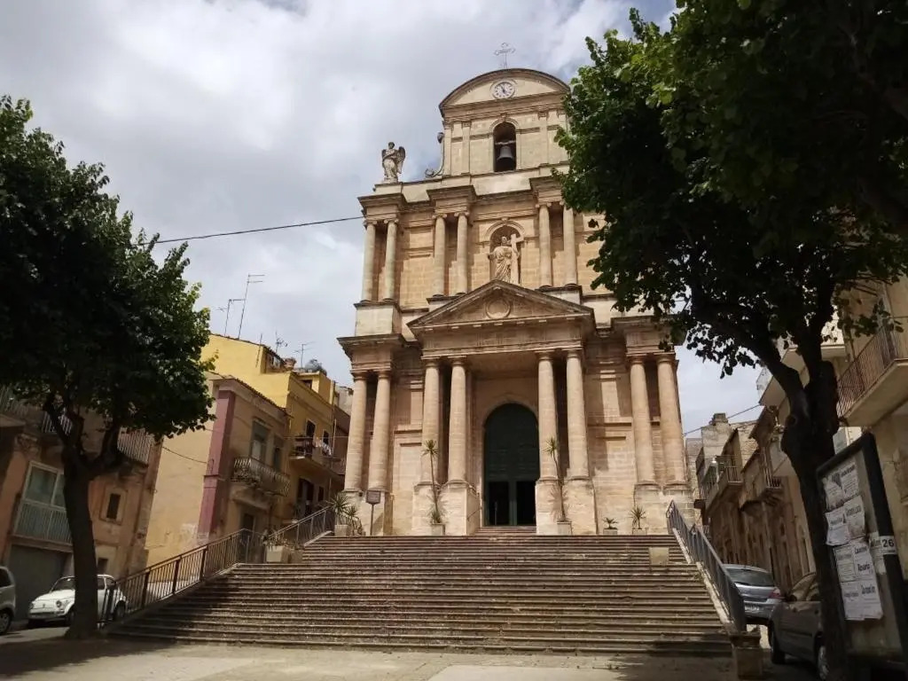 Piazza Salvatore 7, gocce di sicilia