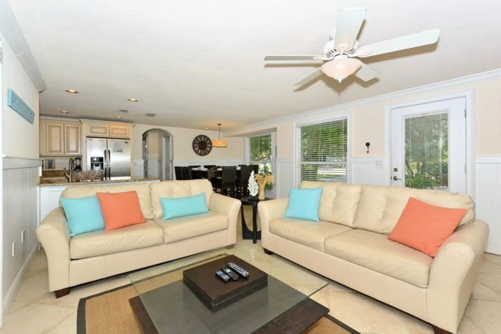 Seagrass Retreat 5 Bedrooms 3 Bathrooms Home