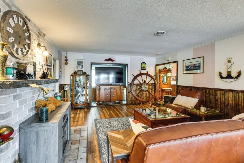 Tacoma Home on Steilacoom Lake w/ Dock!