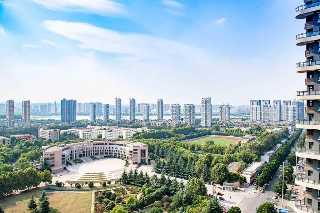 LuoYang LuoLong·DaZhaoGuoJi Square· Locals Apartment 00176120
