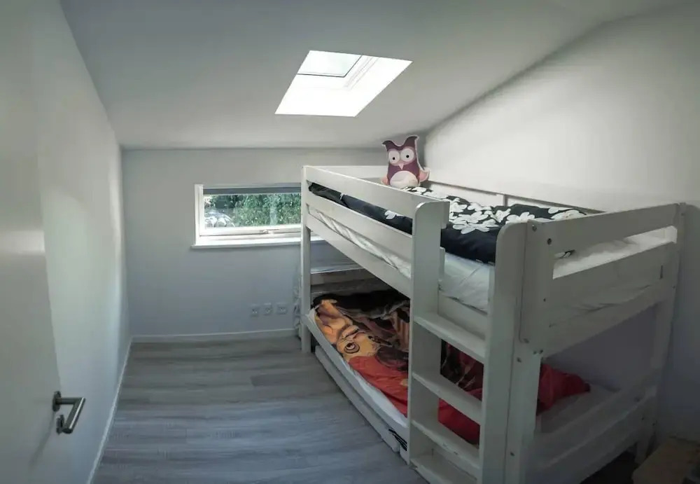 The comfort of this cottage merges with nature