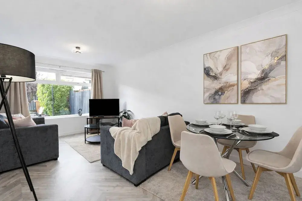 Stylish 4bed Home Free Parking 20 Min to Edinburgh