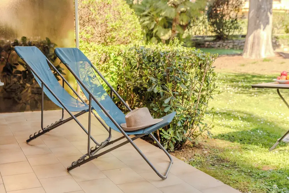 Les 15 Pins & La Mer -  Riviera Escape Apartments with Pool & Garden