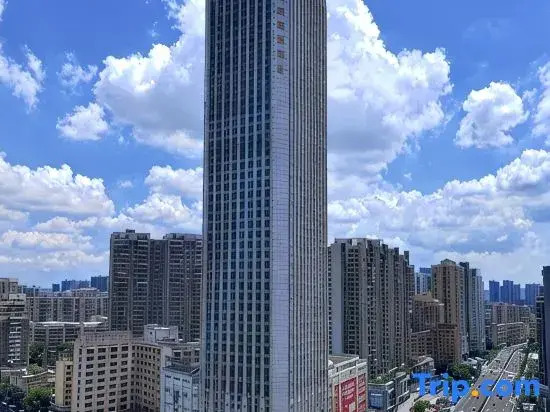 Lingyue Pandao international apartment (Guangzhou Changgang metro station store)
