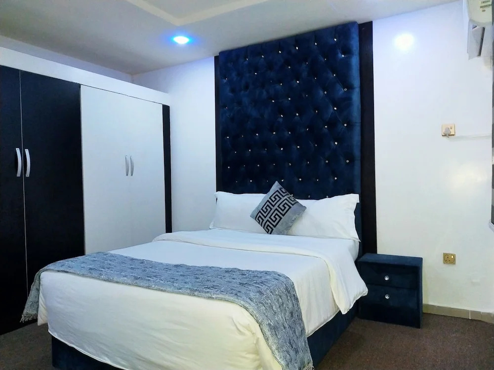 Mozini Homes