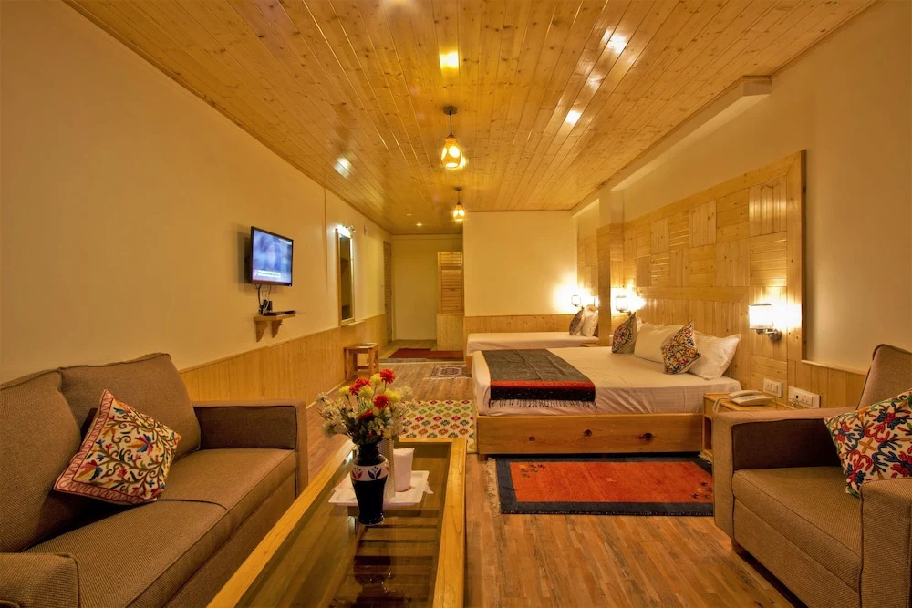 Vyas Vatika a wooden exotic Resort Near Old Manali