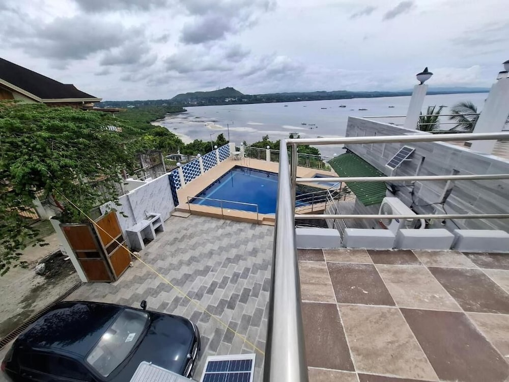 Mountain Meets The Sea Hidden Resort
