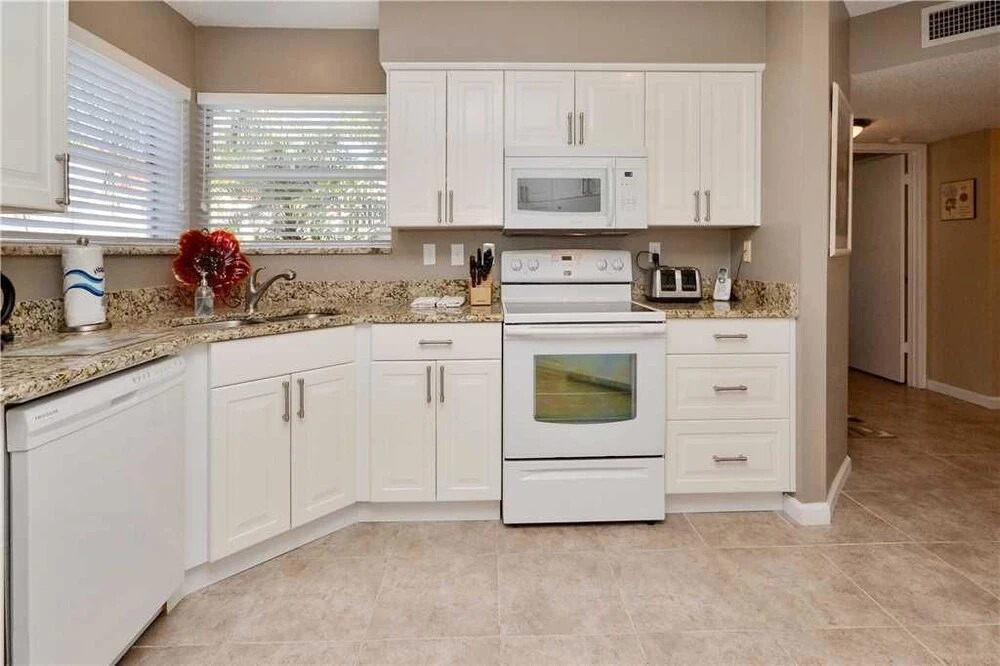 Vista Verde East - Two Bedroom Condo - 6-147