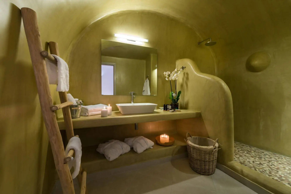 Kima Oia Suites