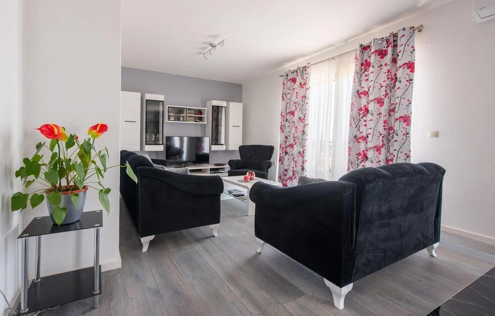 Awesome Home In Kastel Sucurac