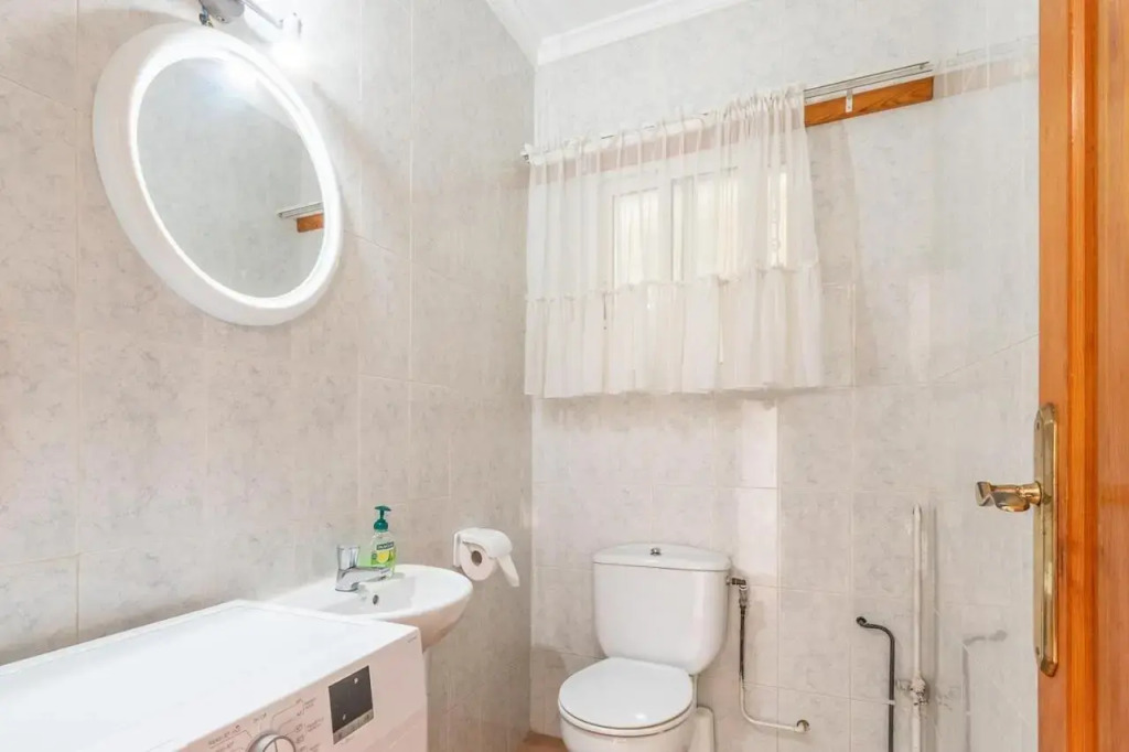 Spacious family home with Airco, private 5x10m pool, sandy beach 300m, free WiFi