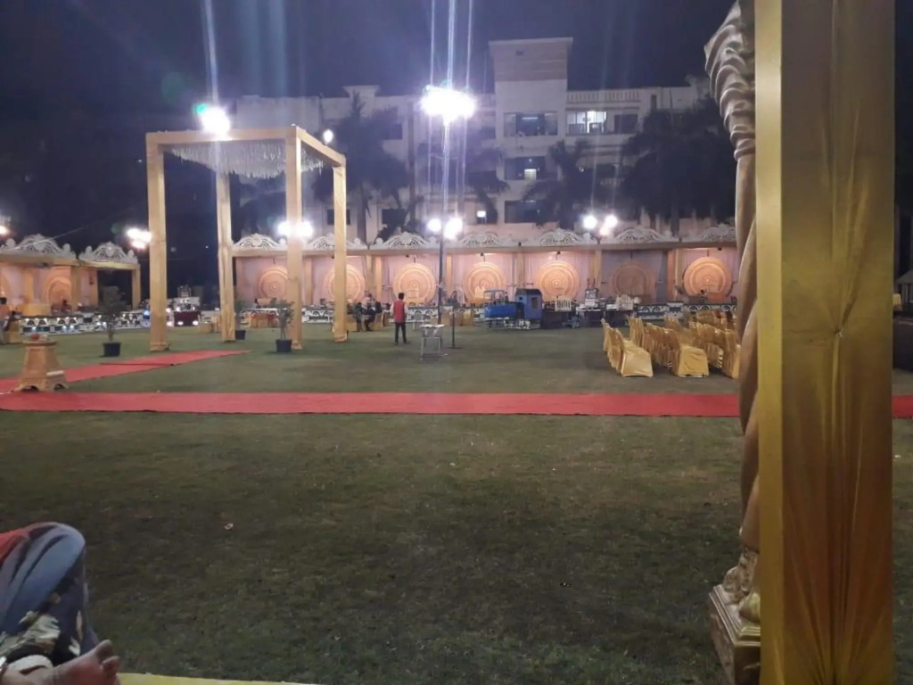 Capital O 2354 Hotel Utsav Inn