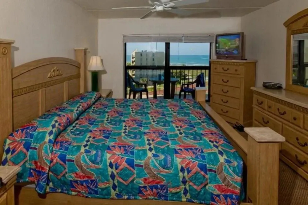 Saida IV Condominium 606
