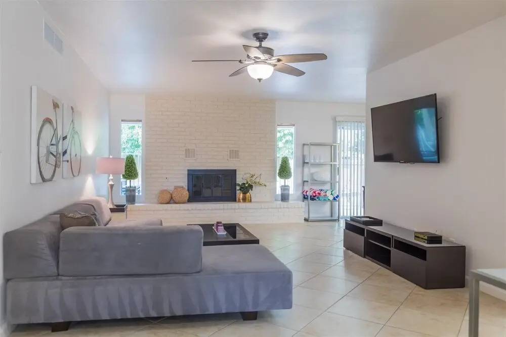 Quiet house with pool heater, patio, BBQ, citrus