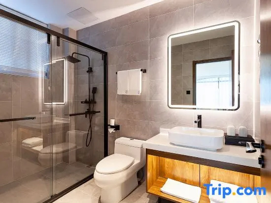 Keister Villa Resort Hotel (Huangcuo Beach, Huandao Road)