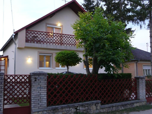 Tanay Vendégház